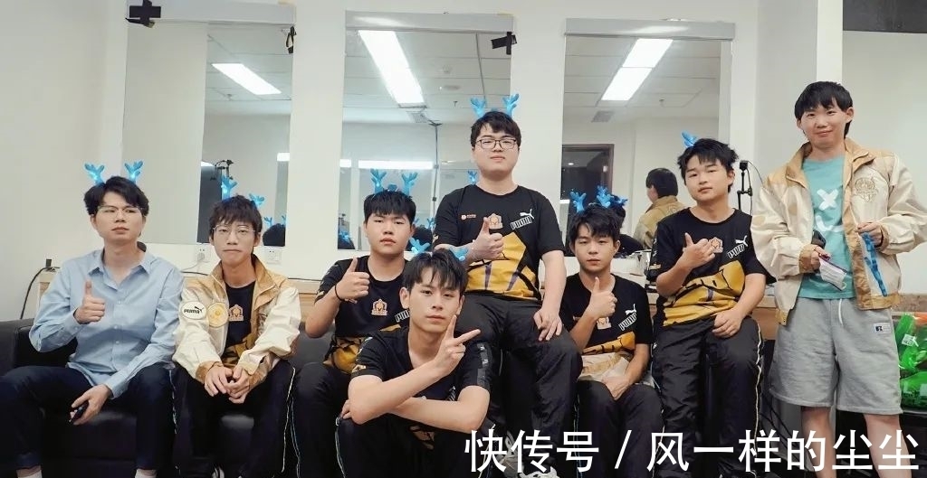 线上学颗秒，线下学穿搭？这款手游是如何拿捏当代年轻人审美的